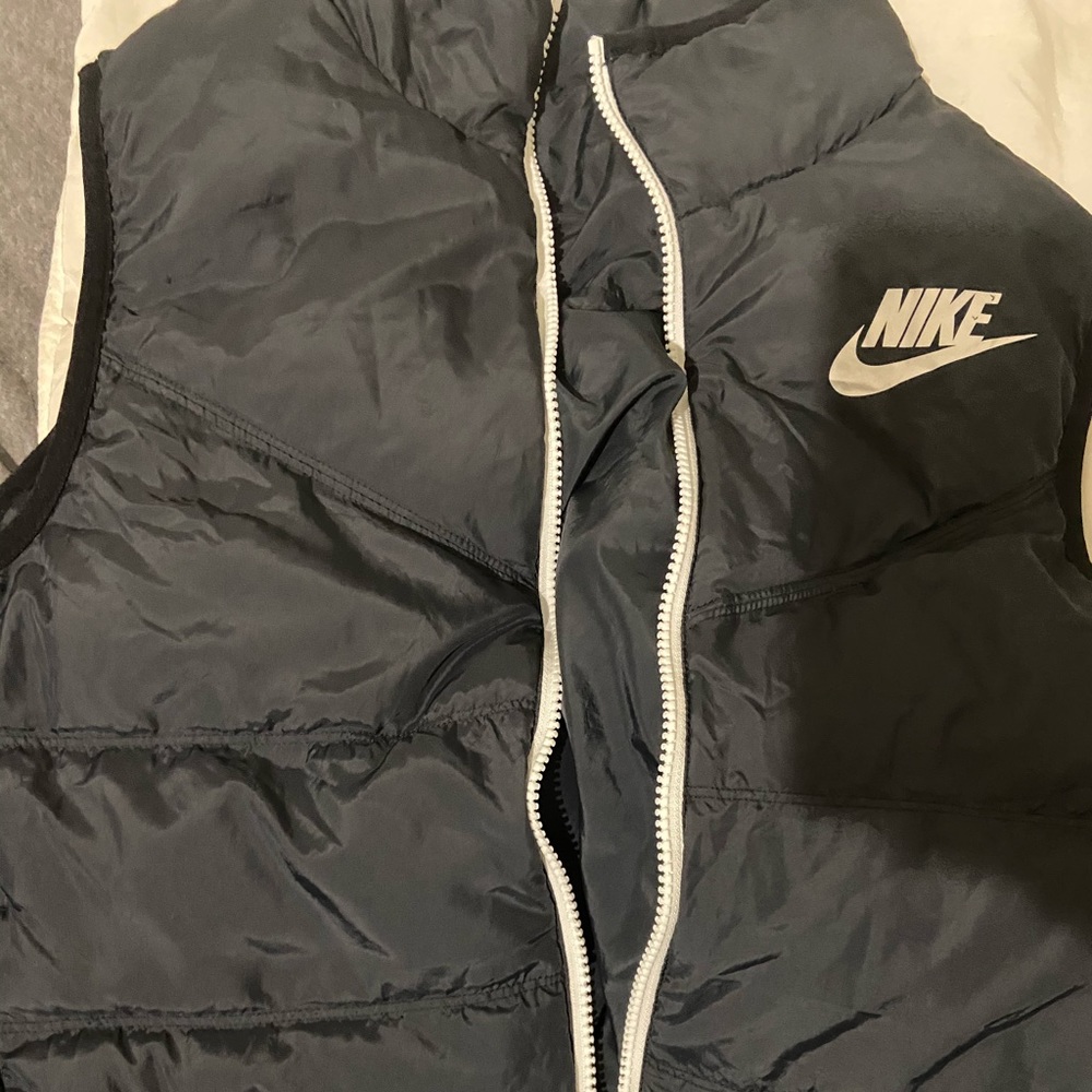 Nike vest